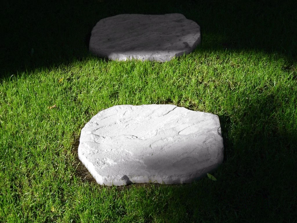 Térkő Rusztikus kerti tipegő 44x54